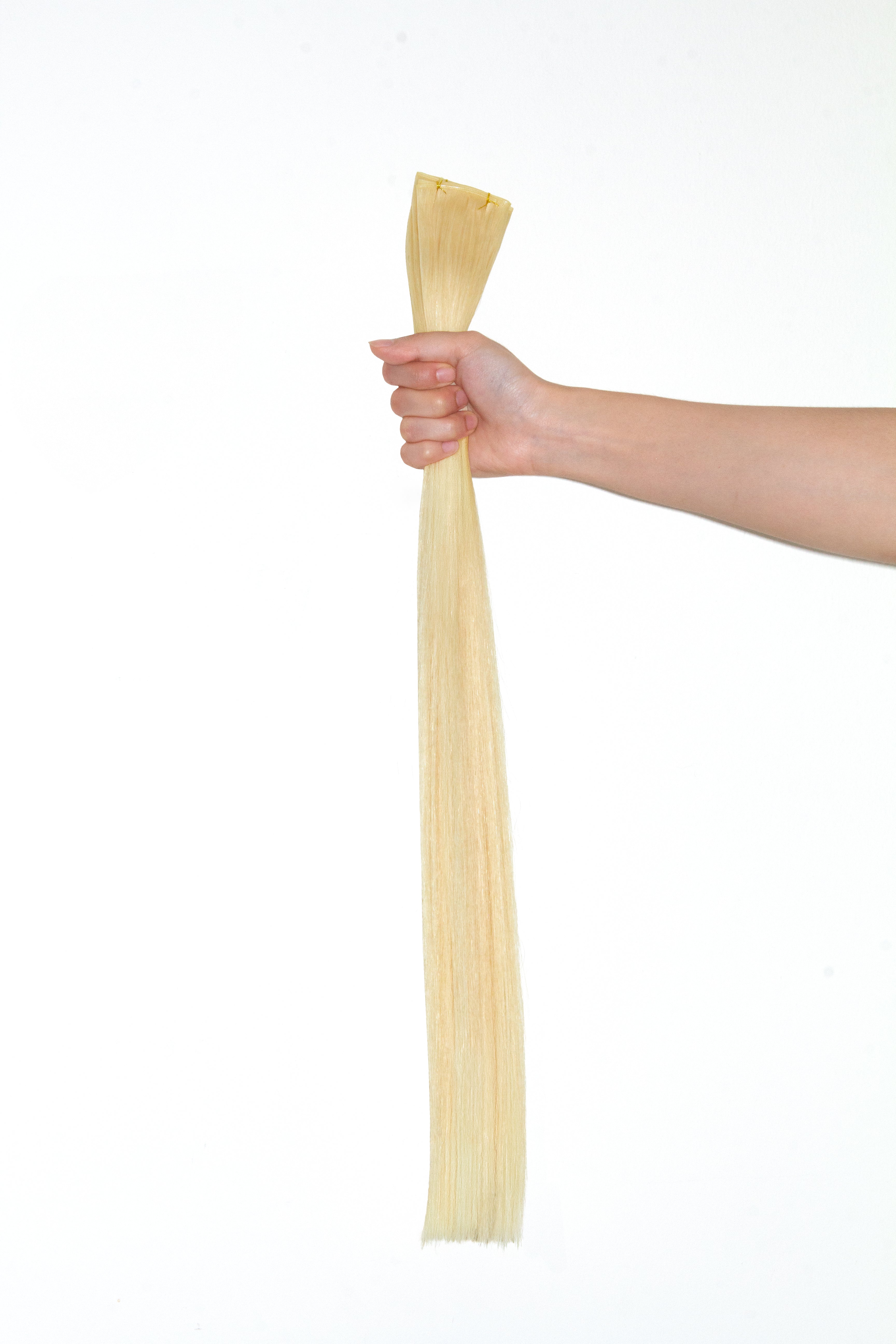 Vanilla Cream 613 | La'Vella Whisper Wefts 22"