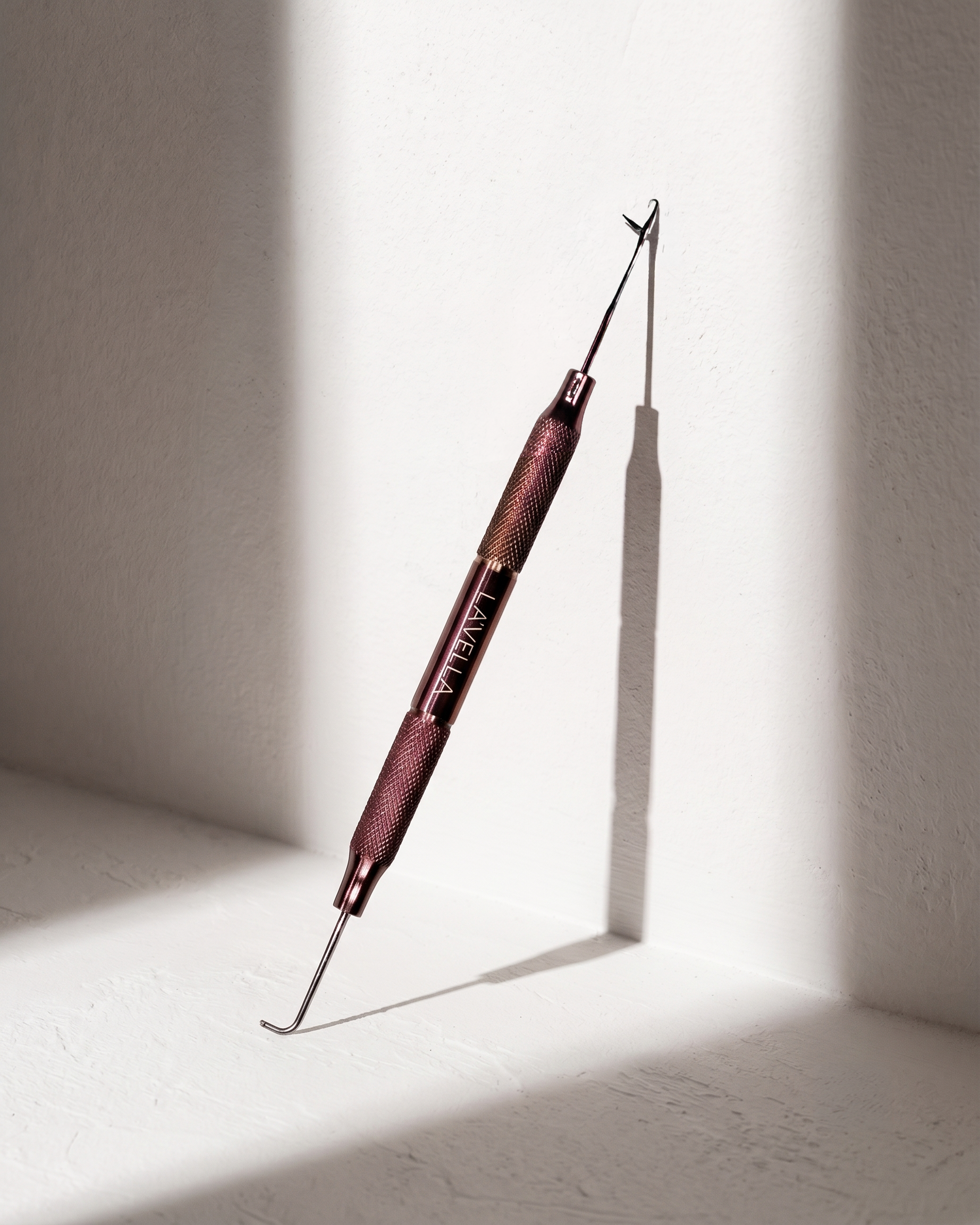 La'Vella Threader Latch Tool